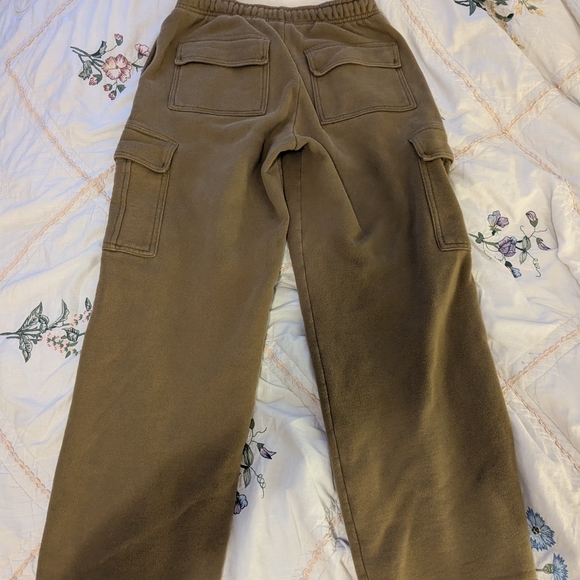 TNA Green Cargo Sweats - Picture 3 of 4